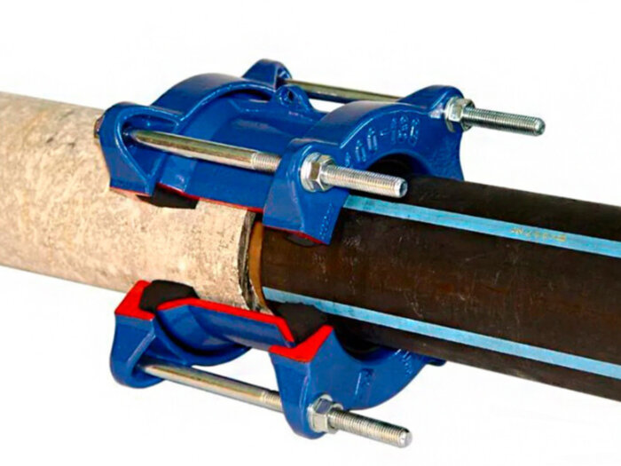 Муфта обжимная ДРК 63 мм для ПНД и ПВХ труб соединительная